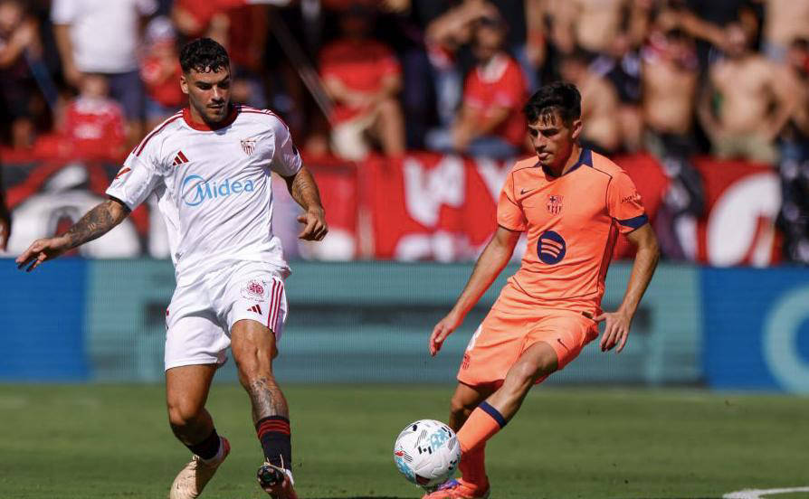 巴萨1-4负塞维利亚！111亿卫冕冠军遭遇联赛首败，丢掉榜首位置